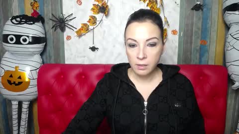 ElizabethSho online show from November 9, 2025, 6:06 pm