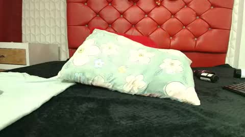 elizabetth_roman online show from March 7, 2026, 8:50 pm