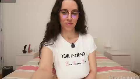 Snapshot of elizathemodel chatting on February 20, 2025, 3:52 pm Eliza  online show from February 20, 2025, 3:52 pm