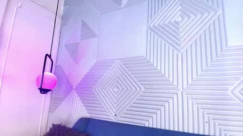 elizbeth_777 online show from November 24, 2025, 7:02 pm