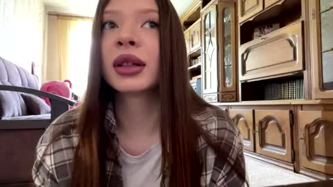 Snapshot of elizebethhollinshed chatting on June 1, 2026, 7:43 am Cleo online show from June 1, 2026, 7:43 am