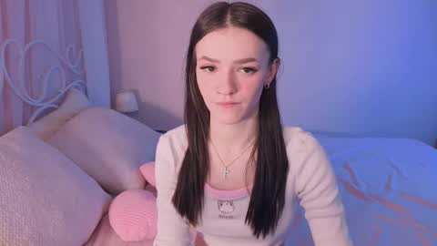 elizzza_ online show from November 18, 2025, 5:23 am