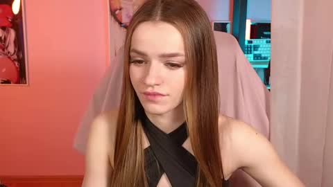 elizzza_ online show from May 19, 2026, 5:14 am