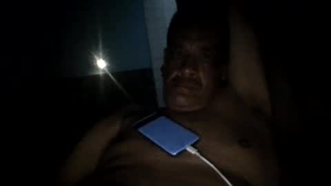 Snapshot of eljim323323 chatting on April 19, 2026, 4:23 am eljim323323 online show from April 19, 2026, 4:23 am