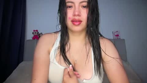 Snapshot of ella_aq chatting on July 14, 2026, 5:01 am Ella online show from July 14, 2026, 5:01 am