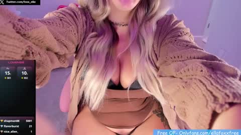 ella_foxx online show from January 23, 2025, 2:44 am