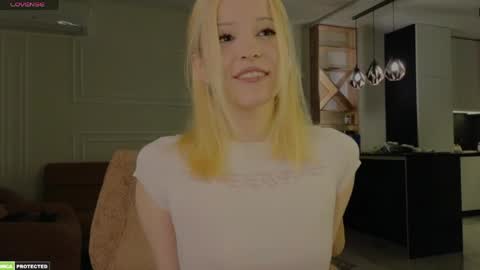 Snapshot of ella_hayes chatting on April 20, 2026, 11:39 pm Ella NEXT STREAM 1TH DECEMBER 1200 - 0800 AM AT MOSCOW TIME online show from April 20, 2026, 11:39 pm