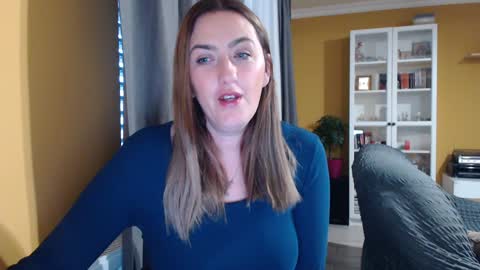 Ella  Max online show from January 21, 2025, 6:33 am