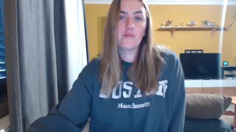 Ella  Max online show from February 3, 2025, 6:56 am