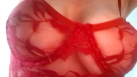 Snapshot of ella_pink chatting on December 2, 2025, 12:43 pm Ella online show from December 2, 2025, 12:43 pm