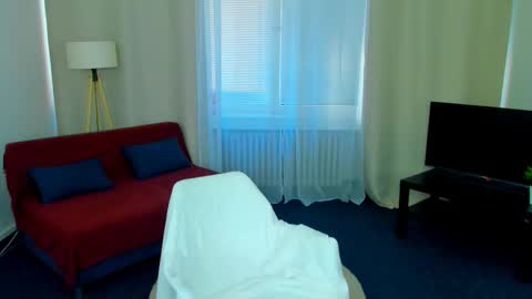 ellaasteele online show from September 30, 2025, 1:38 pm