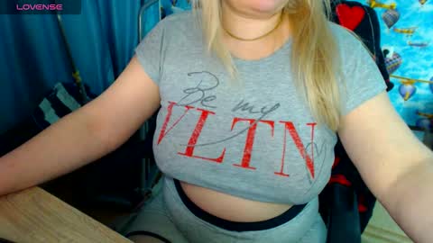  IsaBella  online show from March 12, 2026, 10:27 pm
