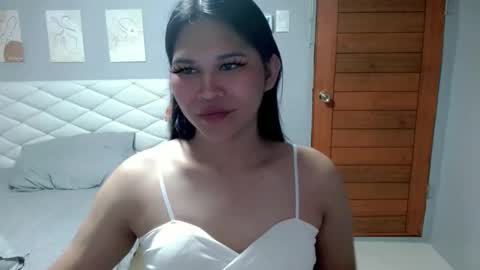EllaFord online show from May 19, 2026, 4:13 pm