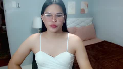 Snapshot of ellaford chatting on June 17, 2026, 4:08 pm EllaFord online show from June 17, 2026, 4:08 pm