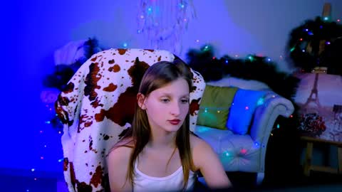 Snapshot of ellahorton chatting on December 15, 2024, 1:11 pm Ella online show from December 15, 2024, 1:11 pm