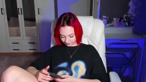 ellales online show from November 5, 2025, 9:42 am