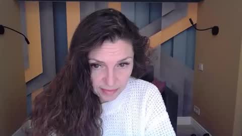 EllaLongs online show from October 21, 2025, 11:33 am