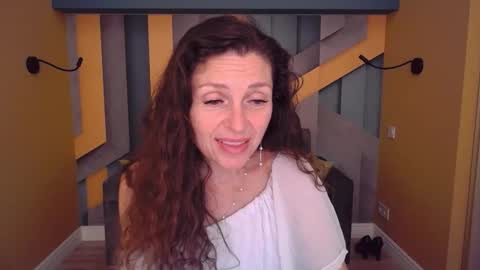 EllaLongs online show from June 3, 2026, 2:33 pm
