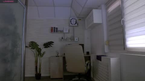            online show from March 5, 2025, 12:33 pm