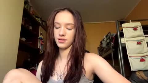 Snapshot of ellancirri chatting on July 10, 2026, 9:01 am Sophia online show from July 10, 2026, 9:01 am