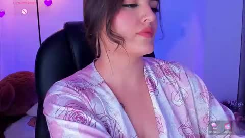 ellarosee_ online show from December 13, 2025, 7:53 pm