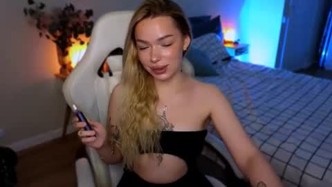 Snapshot of ellatwox chatting on July 28, 2026, 5:47 am Ella online show from July 28, 2026, 5:47 am