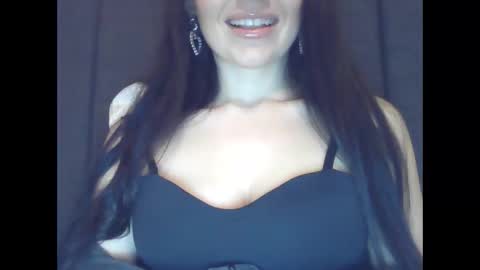 Snapshot of elle010843 chatting on October 18, 2025, 4:08 pm elle010843 online show from October 18, 2025, 4:08 pm