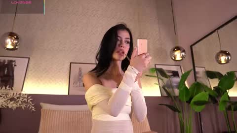 Elle Diane online show from January 19, 2026, 12:14 am