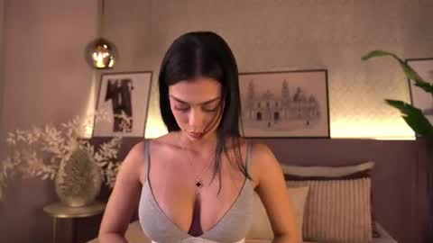 Elle Diane online show from June 11, 2026, 10:41 pm