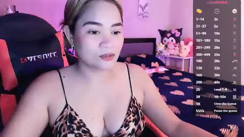 Snapshot of elleelle123 chatting on July 8, 2026, 1:10 am Ann online show from July 8, 2026, 1:10 am