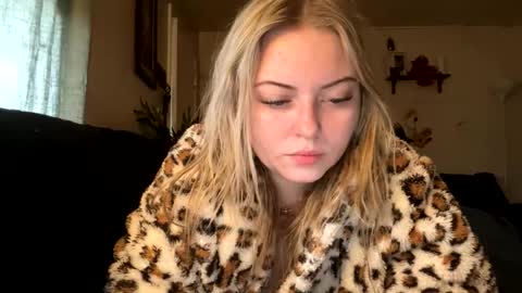 Snapshot of ellejess chatting on February 26, 2026, 4:39 pm ellejess online show from February 26, 2026, 4:39 pm