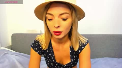 ellen_flow online show from October 8, 2025, 9:34 pm