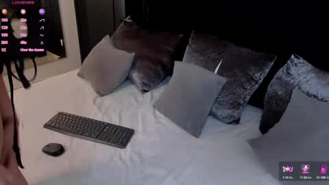 Snapshot of ellen_grace chatting on October 5, 2025, 11:13 pm Ellen online show from October 5, 2025, 11:13 pm