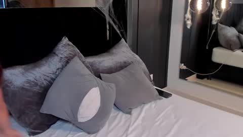 Snapshot of ellen_grace chatting on November 2, 2025, 9:22 am Ellen online show from November 2, 2025, 9:22 am