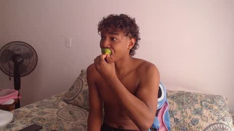 Snapshot of ellie_andy19 chatting on December 6, 2024, 5:55 pm kev dani online show from December 6, 2024, 5:55 pm