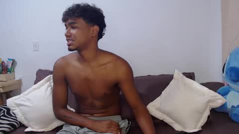 Snapshot of ellie_andy19 chatting on February 17, 2025, 3:15 am kev dani online show from February 17, 2025, 3:15 am