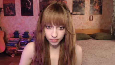 ellie_friendly online show from April 9, 2026, 12:21 am