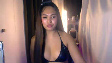 Snapshot of elliecummers chatting on July 18, 2026, 12:48 am ellie online show from July 18, 2026, 12:48 am