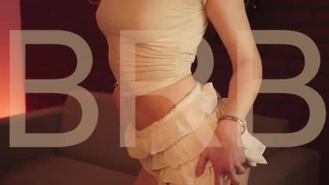 elliecutes online show from April 6, 2026, 5:52 am