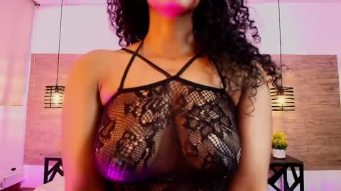 Snapshot of elliee_alves chatting on April 27, 2026, 5:11 pm elliee_alves online show from April 27, 2026, 5:11 pm