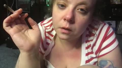 Snapshot of ellielouise11 chatting on December 17, 2025, 6:08 am Ellie Louise online show from December 17, 2025, 6:08 am