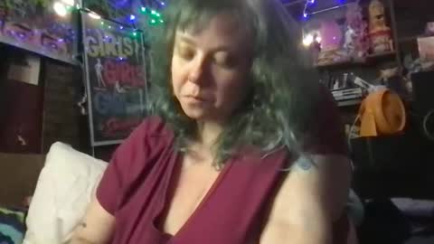 Snapshot of ellielouise11 chatting on January 18, 2026, 6:55 pm Ellie Louise online show from January 18, 2026, 6:55 pm