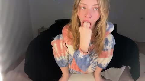 ellie online show from September 24, 2025, 5:33 am