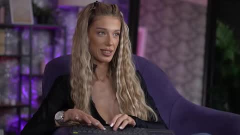 Ellie online show from September 13, 2025, 7:19 am