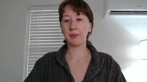 Snapshot of ellierowyn chatting on October 9, 2025, 11:25 pm Ellie Rowyn online show from October 9, 2025, 11:25 pm