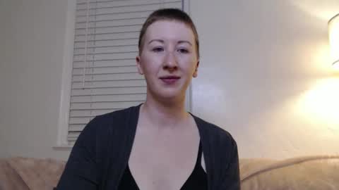 Snapshot of ellierowyn chatting on November 20, 2025, 2:23 am Ellie Rowyn online show from November 20, 2025, 2:23 am