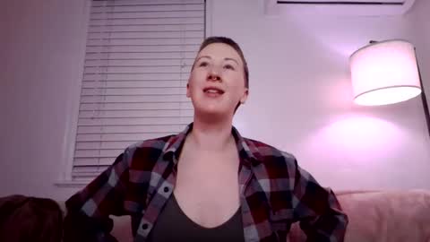 Snapshot of ellierowyn chatting on November 26, 2025, 1:39 am Ellie Rowyn online show from November 26, 2025, 1:39 am