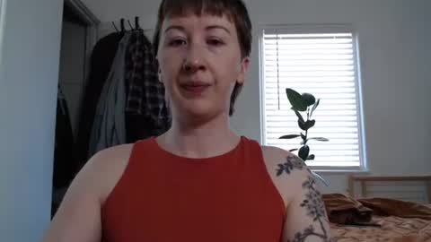 Snapshot of ellierowyn chatting on February 26, 2026, 7:13 pm Ellie Rowyn online show from February 26, 2026, 7:13 pm