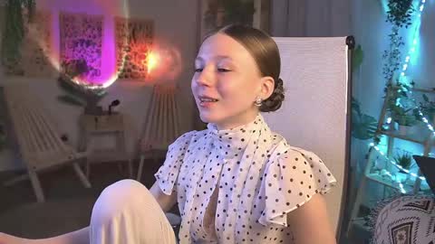 Elli online show from May 5, 2026, 6:21 am