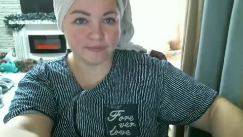 Snapshot of ellimol chatting on December 12, 2024, 10:56 am EliMoL online show from December 12, 2024, 10:56 am